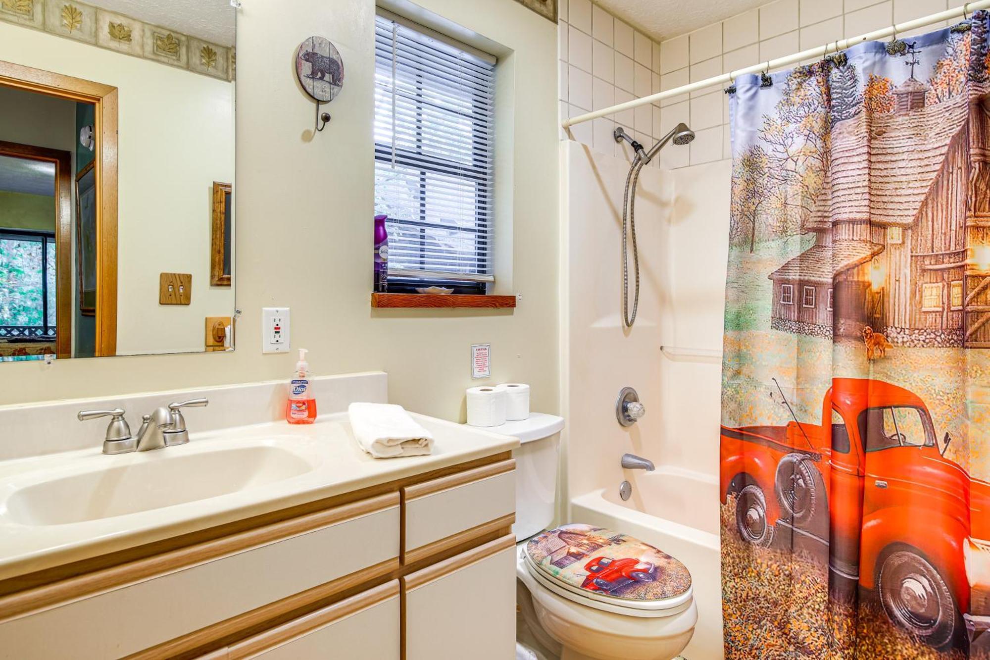 Pet-Friendly Sevierville Rental With Private Hot Tub 外观 照片
