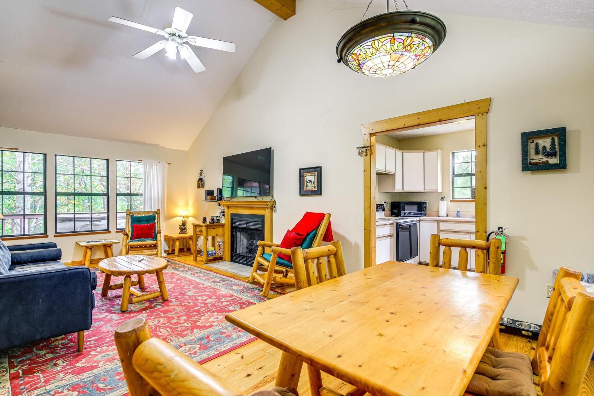 Pet-Friendly Sevierville Rental With Private Hot Tub 外观 照片